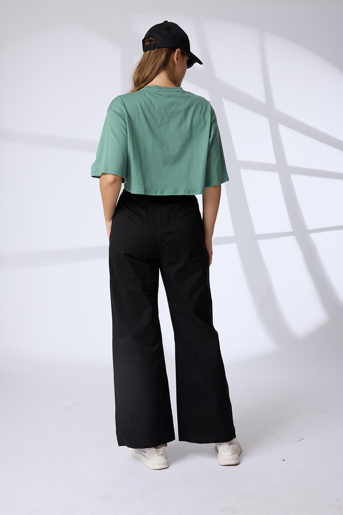 AZ Relaxed Cropped Tee