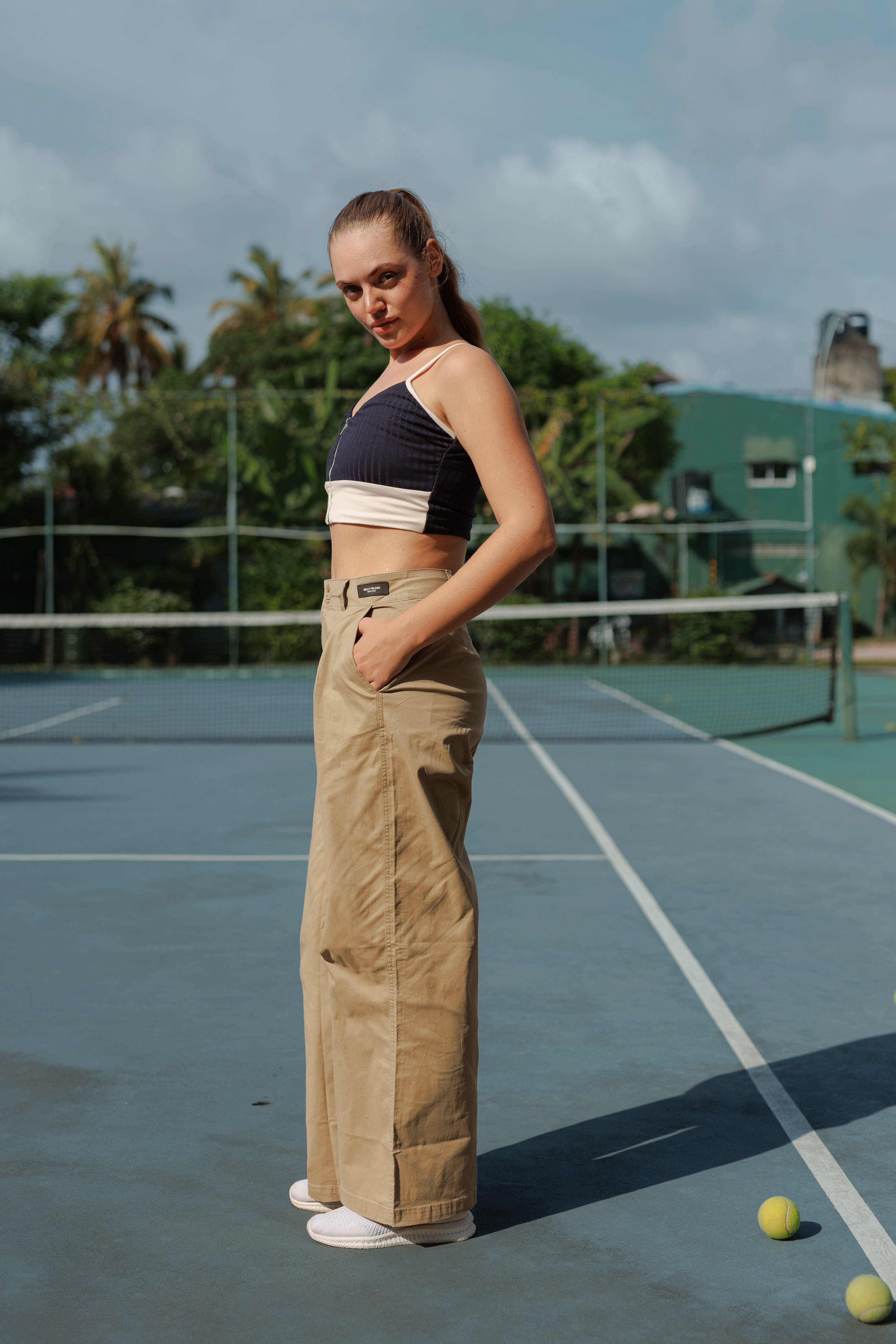Clousure Cami Top