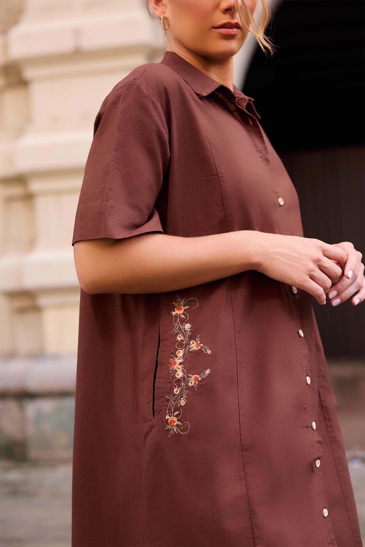 Linnevra Dress
