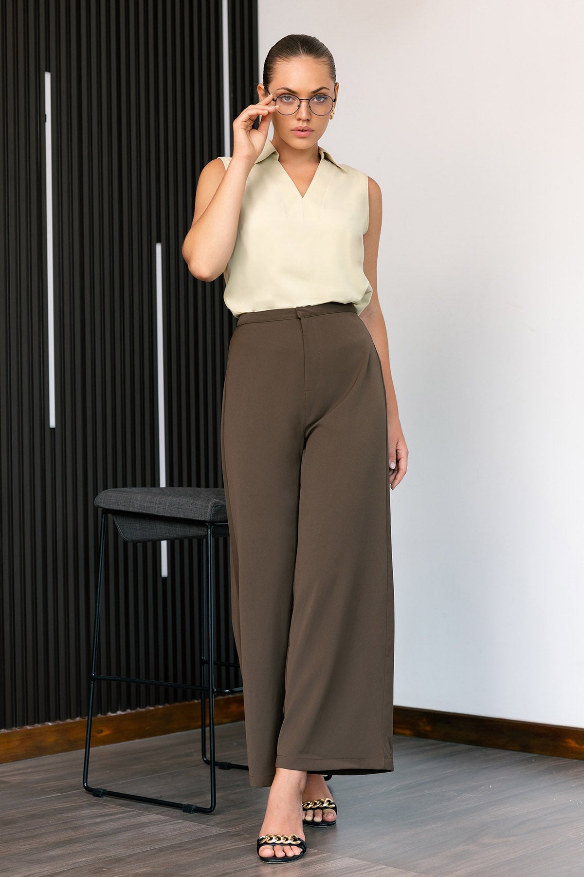 Classic Wide Leg Pant